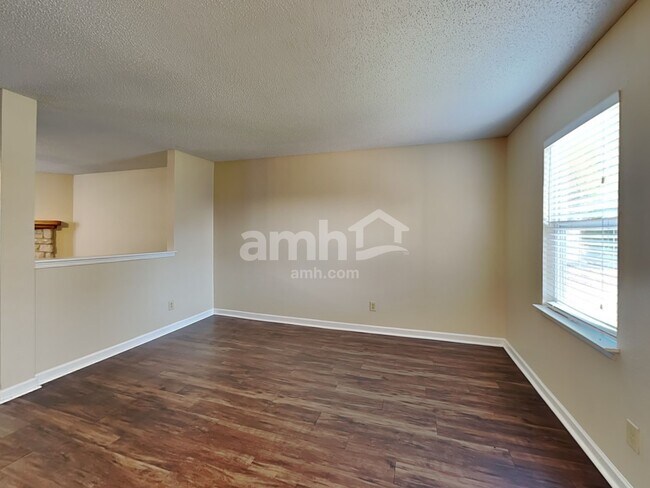 Photo - 24 Winterwood Dr