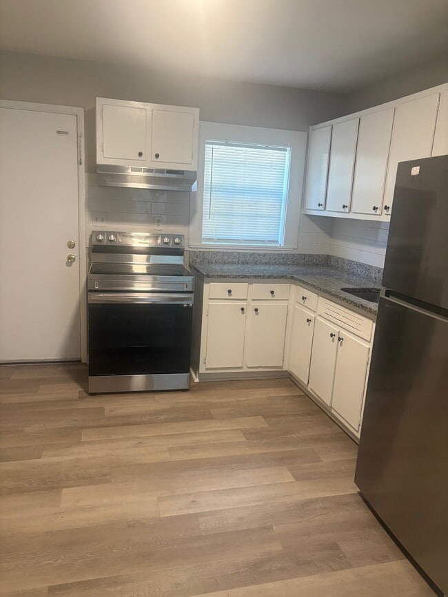 Photo - Enota Garden Apartments