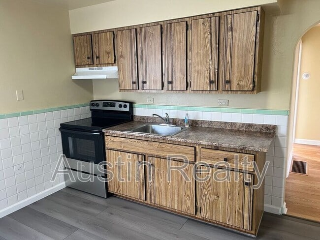 Photo - 2820 Ashby Rd