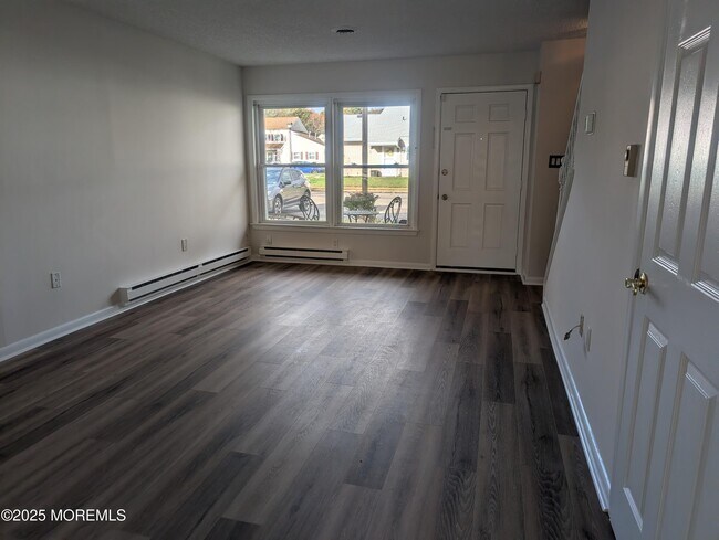 Photo - 19 Gibraltar Ct