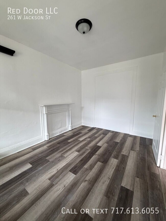 261 W Jackson St
