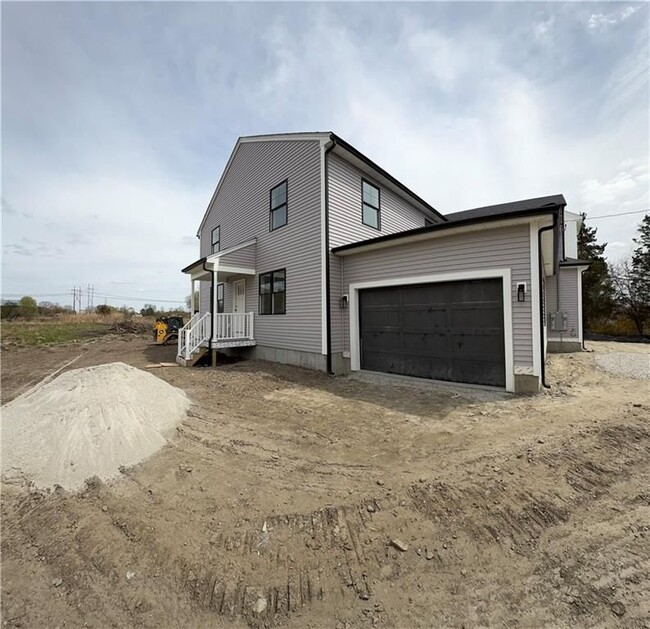 Photo - 124 Birch Swamp Rd
