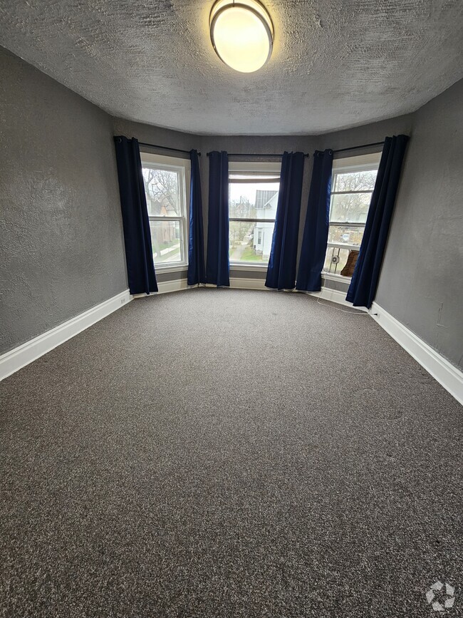 Building Photo - 113 Packard Ave SE Unit Apt 2