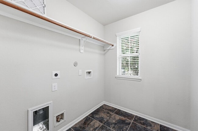 Photo - 5211 Cayenne Ln