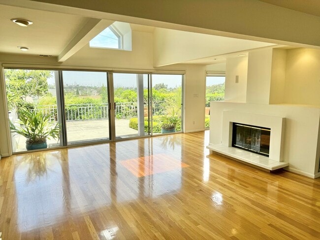 Photo - 5629 Marialinda St