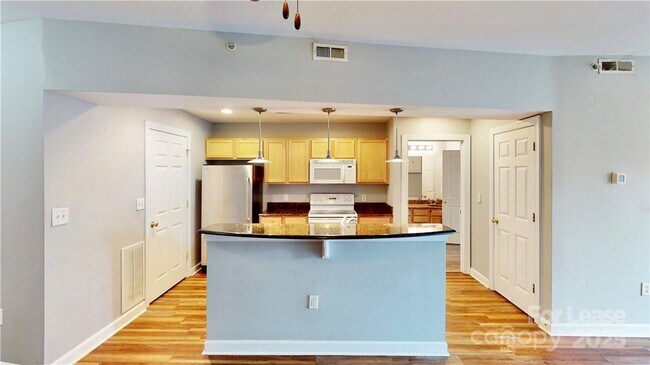 Photo - 718 W Trade St Unit 809