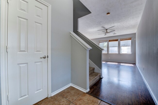 Photo - 47 Wickerdale Pl