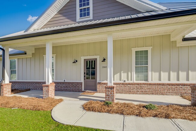 Photo - Like-New 4BR, 2.5BA Home with Privacy Fenc...