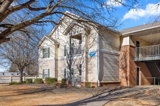 Photo - Caitlin Station