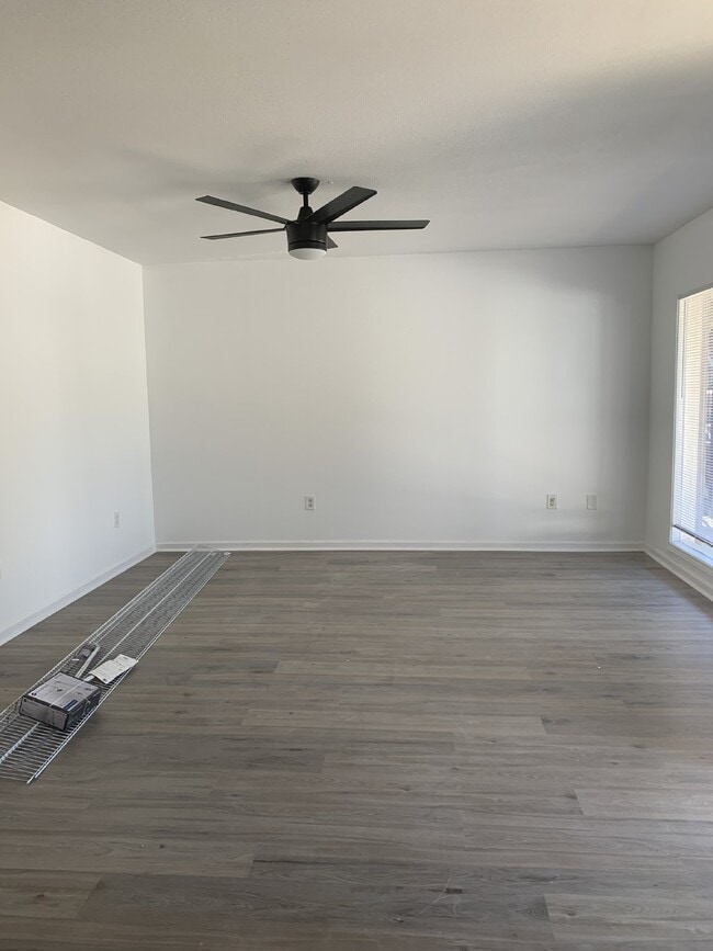 "Charming 2-Bed Oasis in the Heart of Jonesboro – Spacious 720 sq. ft. Living at Vine Street Apar...