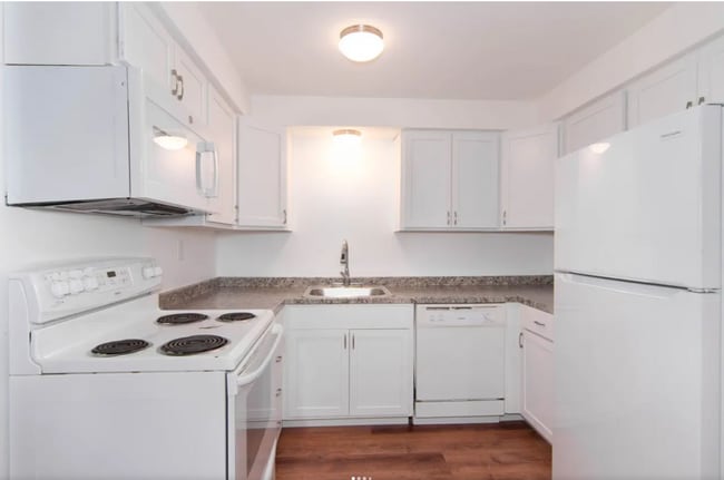 Building Photo - 13214 E Skyview Ave Unit B