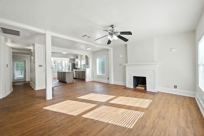 Photo - 2902 Pearl St