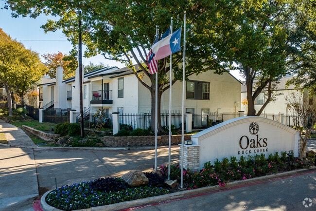 Oaks at Duck Creek