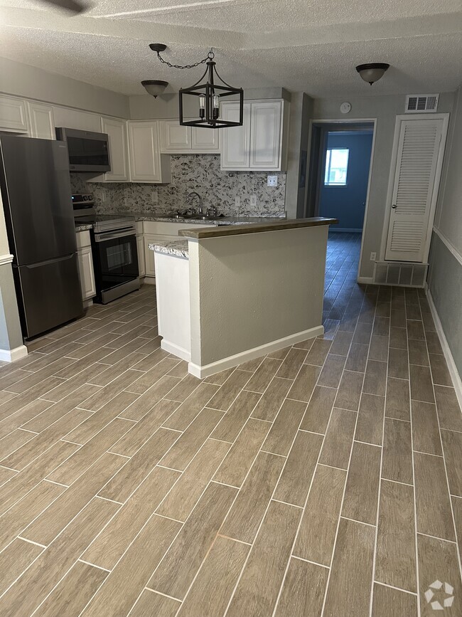 Building Photo - Town Villas Rental
