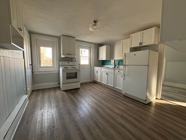 Building Photo - 2 Bed 1 Bath Appartement Unit 3