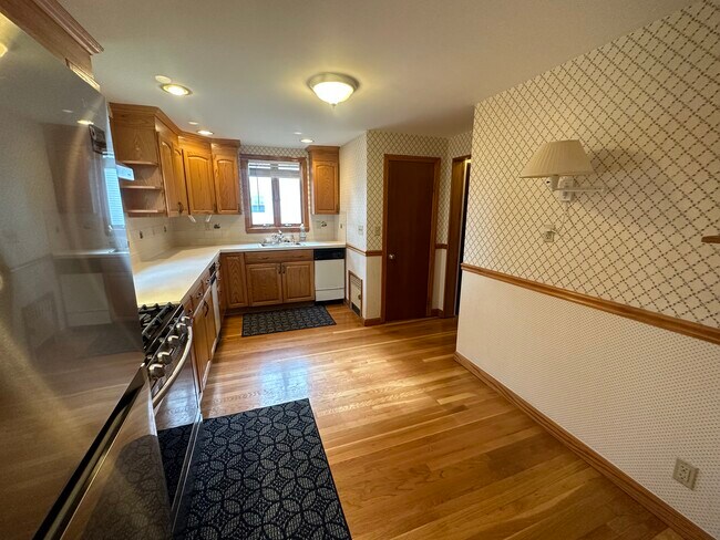 Photo - 235 Ashcroft Rd