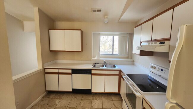 Photo - 42766 Lilley Pointe Dr Unit 42766