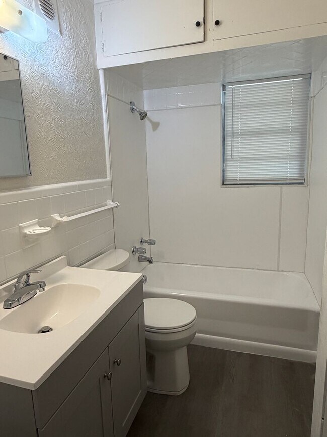 Photo - 3628 Sumner St