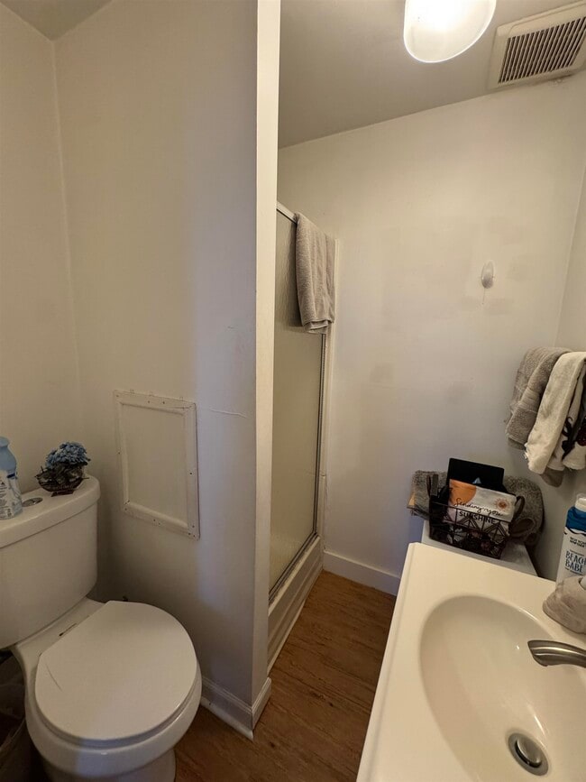 Photo - 711-11 Court St Unit 5