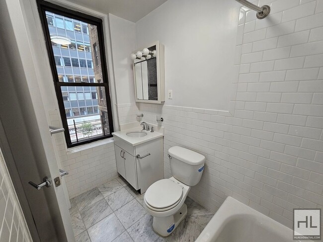 Photo - EAST 46 STREET Unit 3J