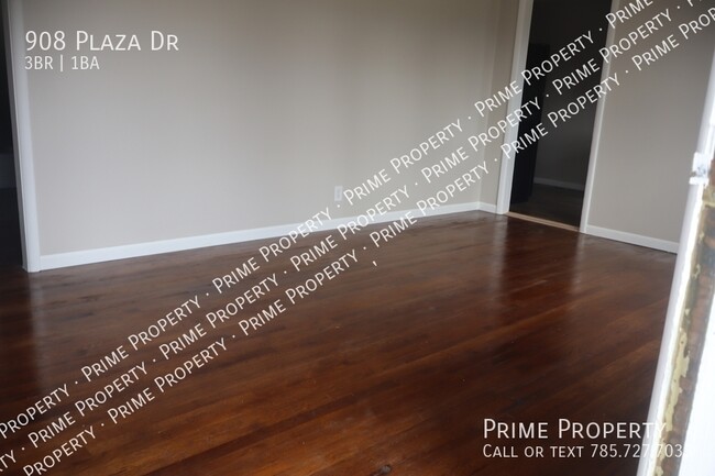 Photo - 908 Plaza Dr