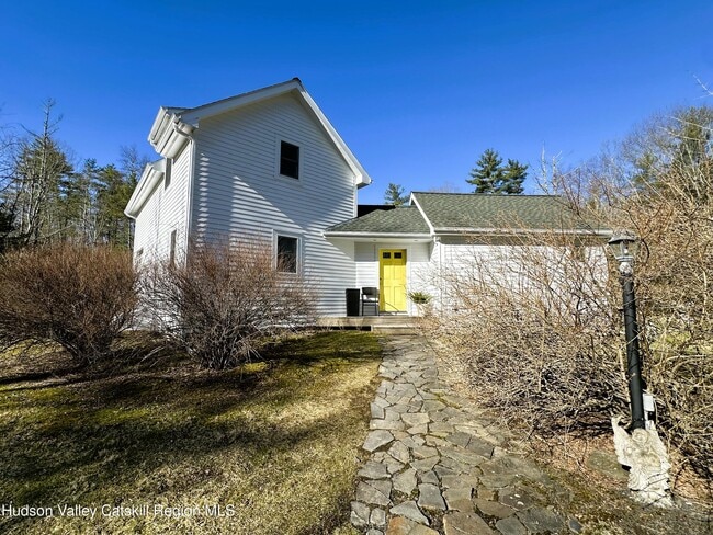 Building Photo - 281 Chestnut Hill Rd