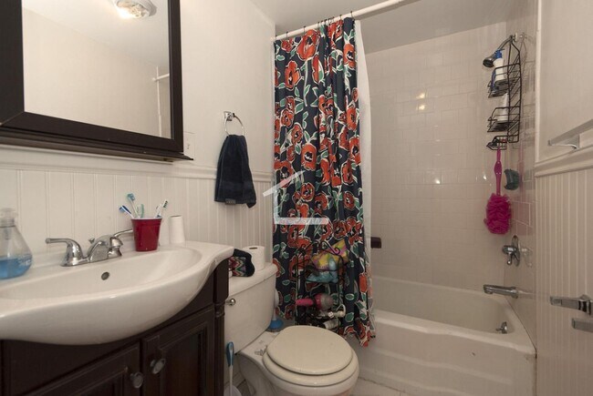 Photo - 2BR 1Bth unit. Heat/Hot Water included. Great location!