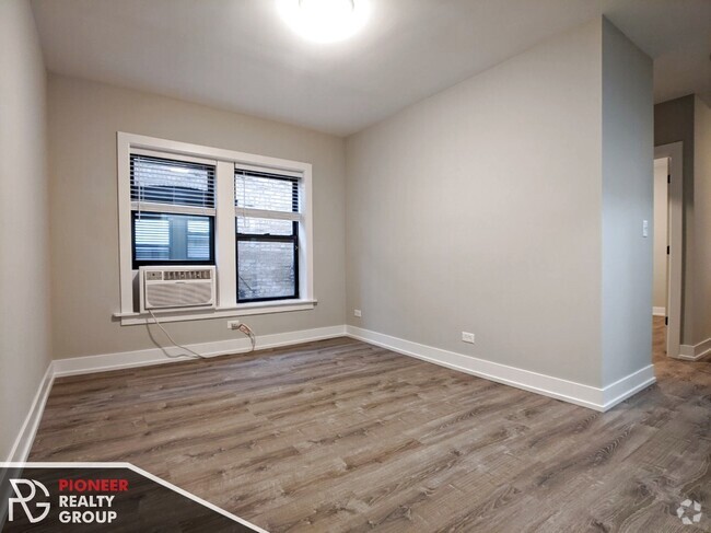 Building Photo - 711 W Brompton Ave Unit 51RA Rental