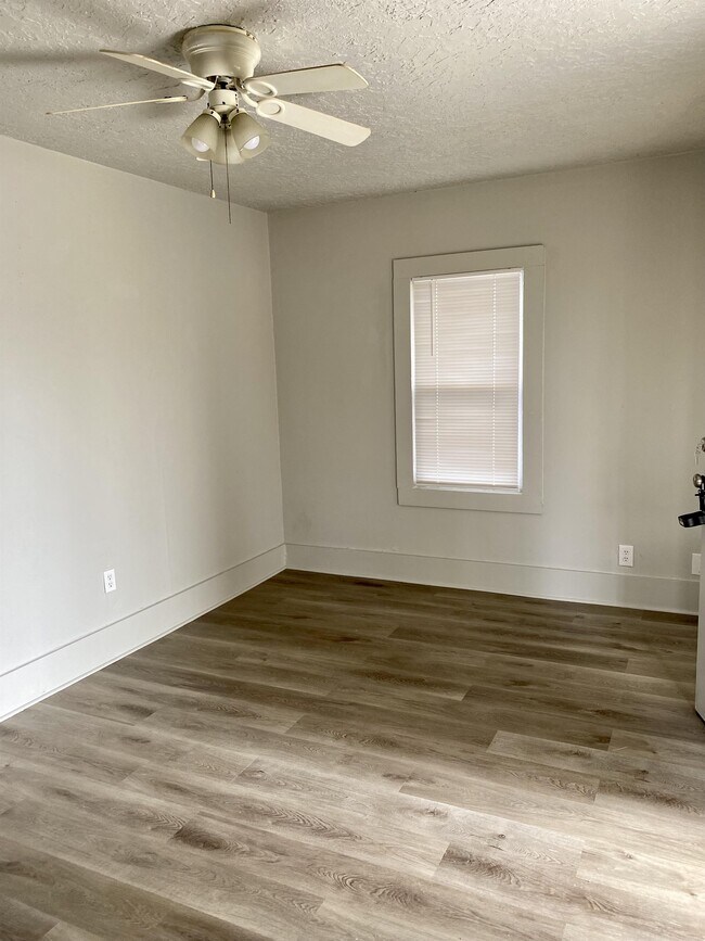 Photo - 312 W Monroe St