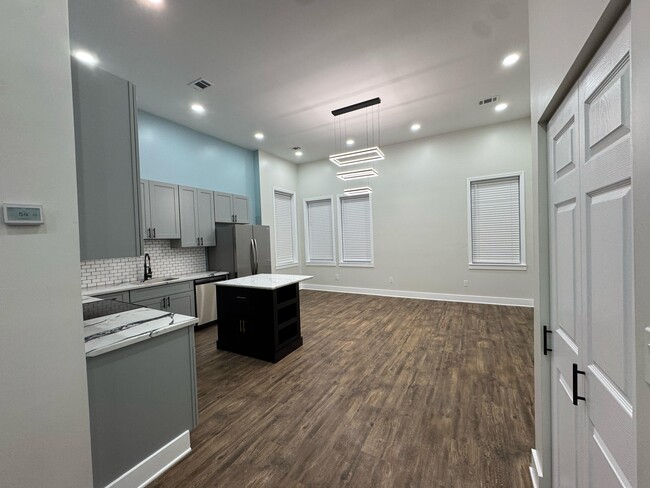 Photo - 319 E Main St Unit Floor 2