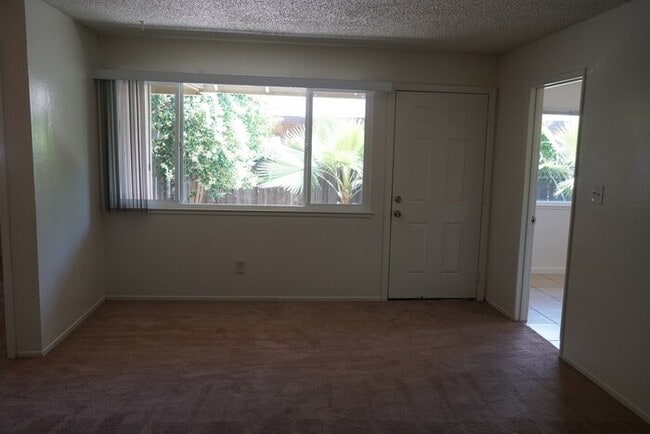 Photo - 3 bedroom 1 bath duplex in the wonderful city of Fair Oaks!