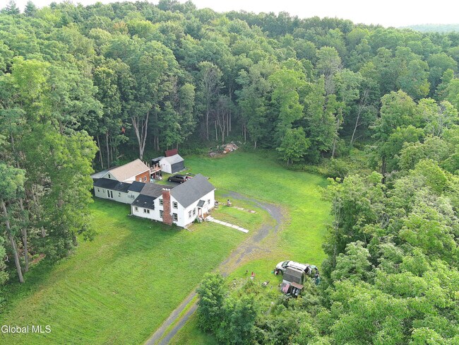 820 Valley Falls Rd Unit 1
