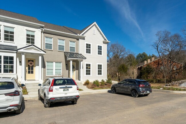 Smoking HOT 2BE/2.5BA townhouse in the gre... - Smoking HOT 2BE/2.5BA townhouse in the gre...