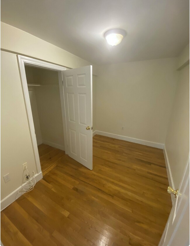 Photo - 14 Centre St