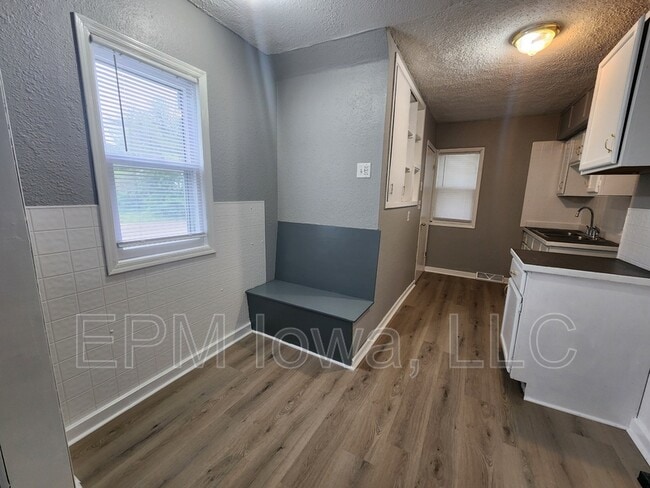 Photo - 151 French St
