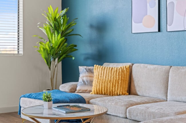 Photo - 711 W Broadway Rd Unit ID1366978P