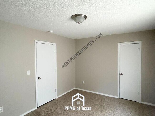 Photo - 4900 Barbados Ave