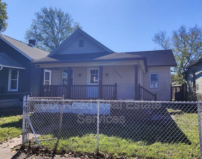 Photo - 1520 Lawn Ave