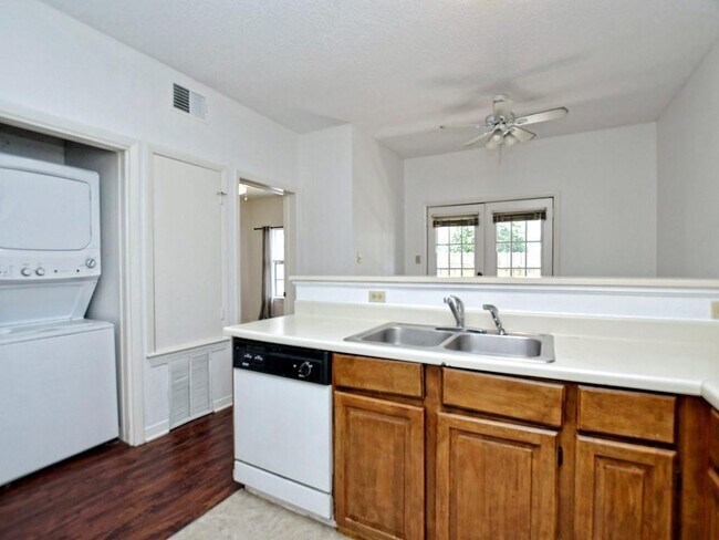 Photo - 2216 San Gabriel St Unit 105