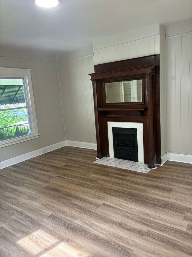 Photo - Linwood Ave. 7417-7419 Unit #7419 - vacant