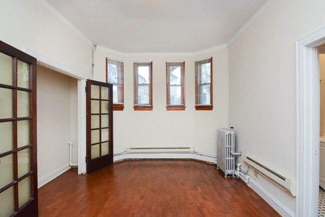 4650 N Paulina St Unit 201