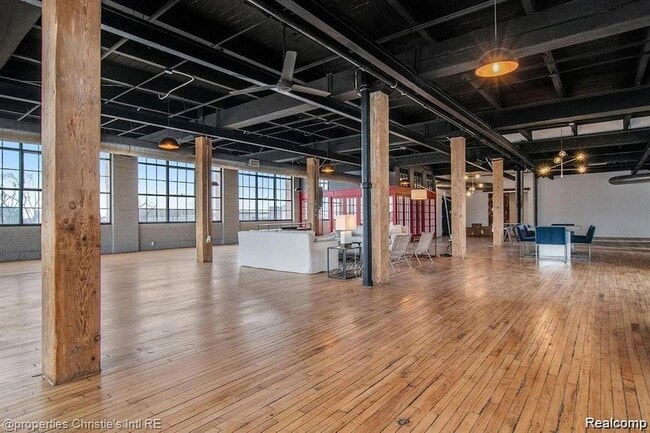 Photo - 1535 Sixth St Unidad 5