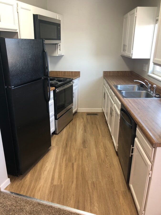 Modern appliance’s - 5920 Gunshot Pass Dr House