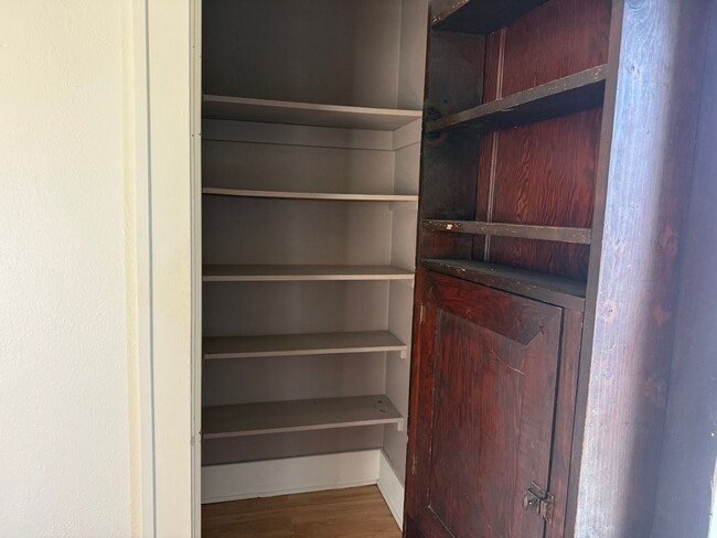 Photo - HATCH AND YOUNG 722 Unidad 2