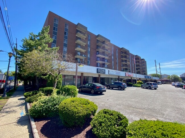 Photo - 10 N Wood Ave Unit 419