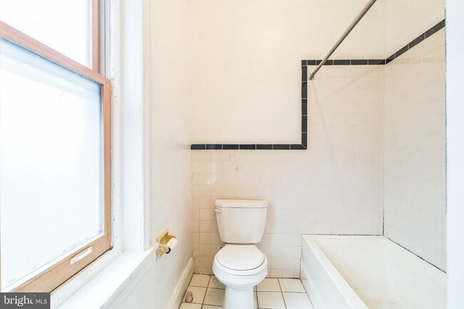 Photo - 2116 Walnut St Unit 3R