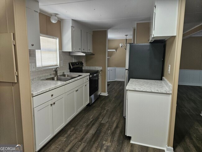 Photo - 647 Buck Creek Rd