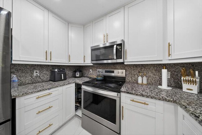 Photo - 849 Camellia Dr