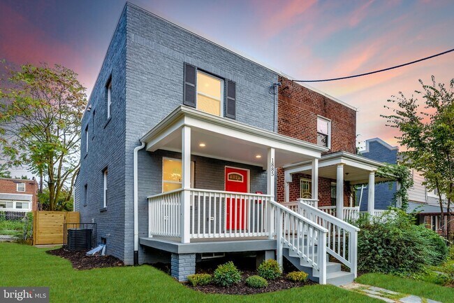 Photo - 1885 Alabama Ave SE