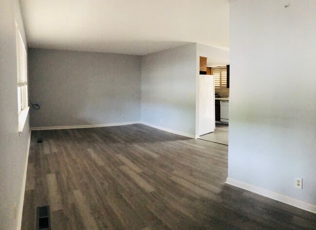 Living room - 968 Cyndi Cir Unit B